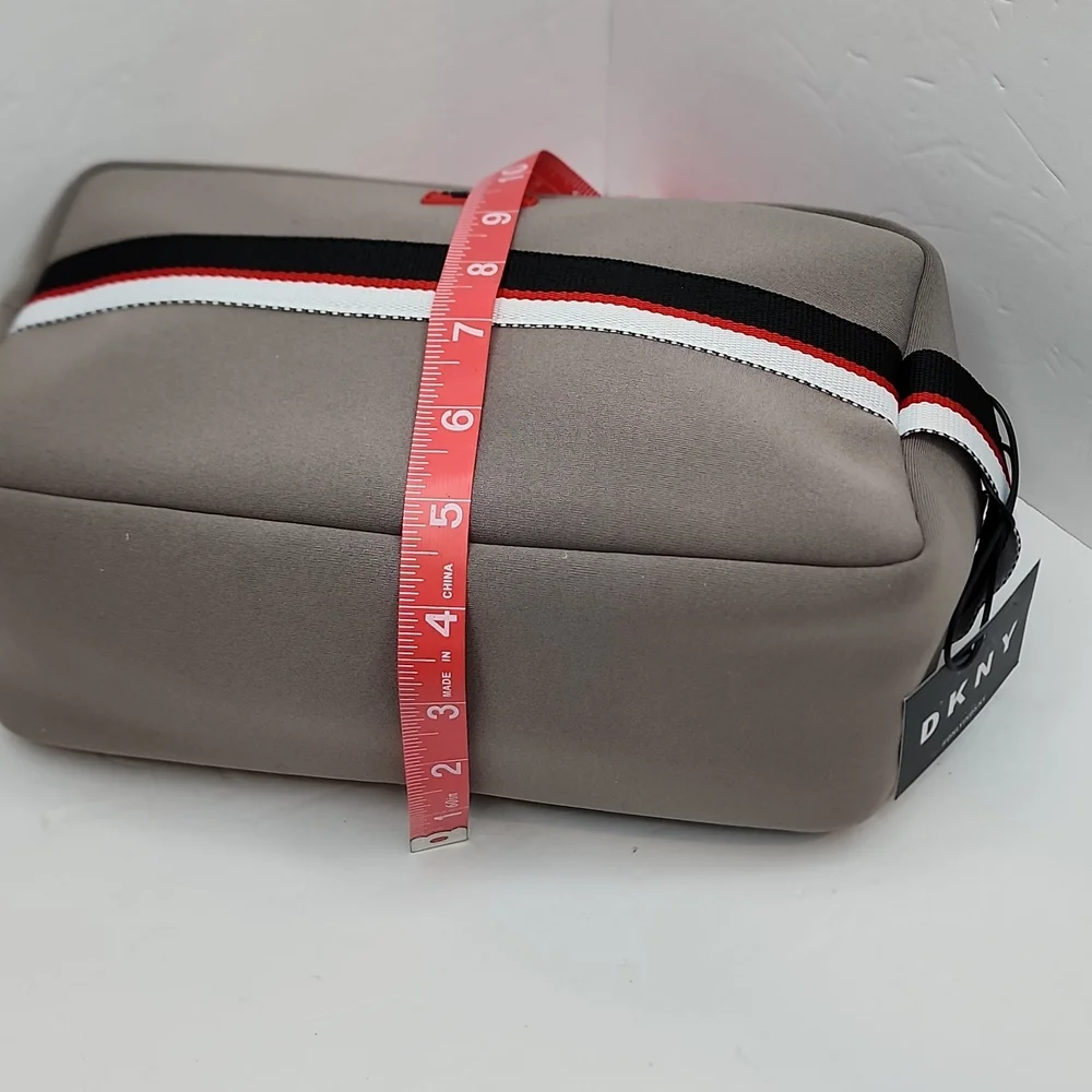DKNY TOILETRY TRAVEL BAG, GREY